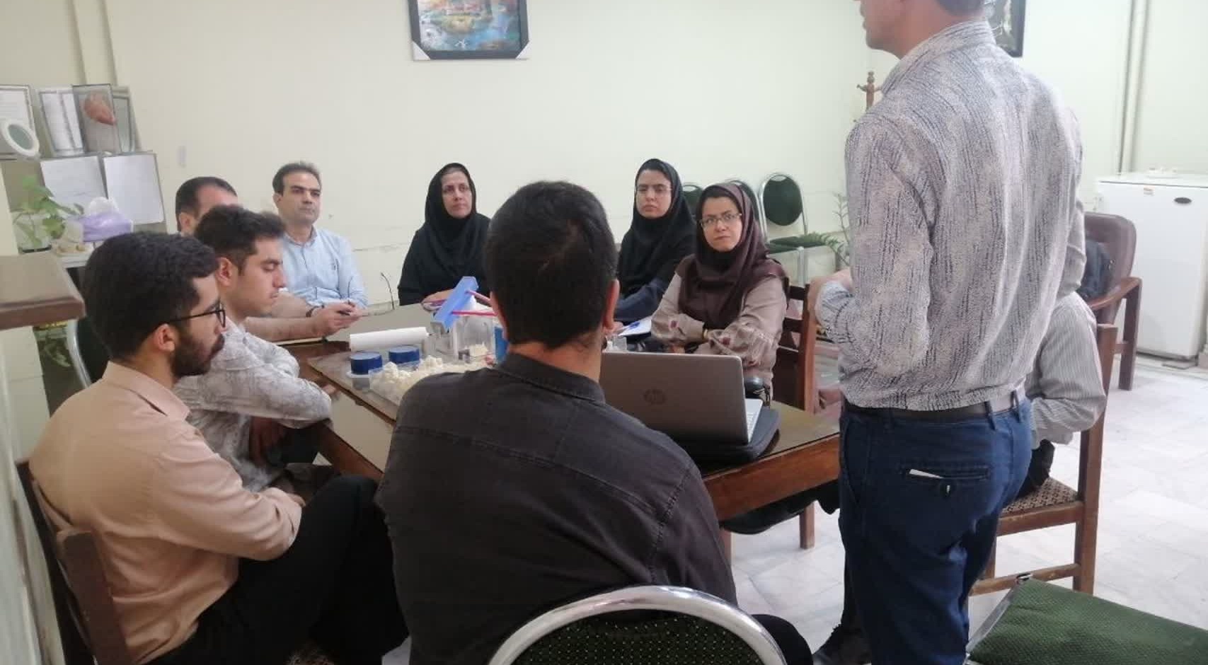 جلسه دفاعیه واحد فناور و پذیرش ایده در مرحله پیش رشد