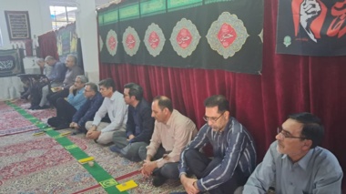 مراسم عزاداری همراه با قرائت زیارت عاشورا در مرکز تحقیقات و آموزش کشاورزی و منابع طبیعی استان کرمان برگزار شد