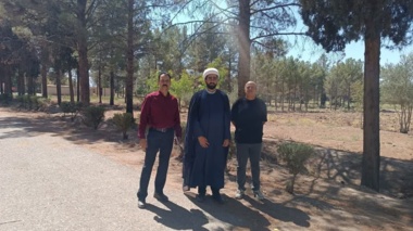 بازدید مسئول دفتر نمایندگی ولی فقیه در مرکز تحقیقات کشاورزی استان کرمان از ایستگاه تحقیقاتی شهید زنده‌روح